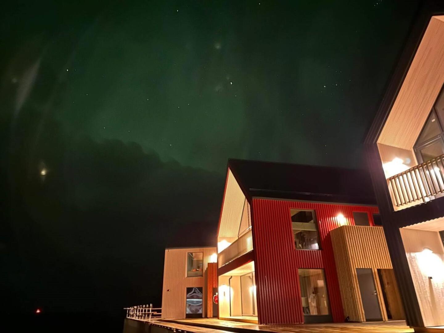 Stor Moderne Leilighet I Henningsvaer, 70 Kvm Luaran gambar