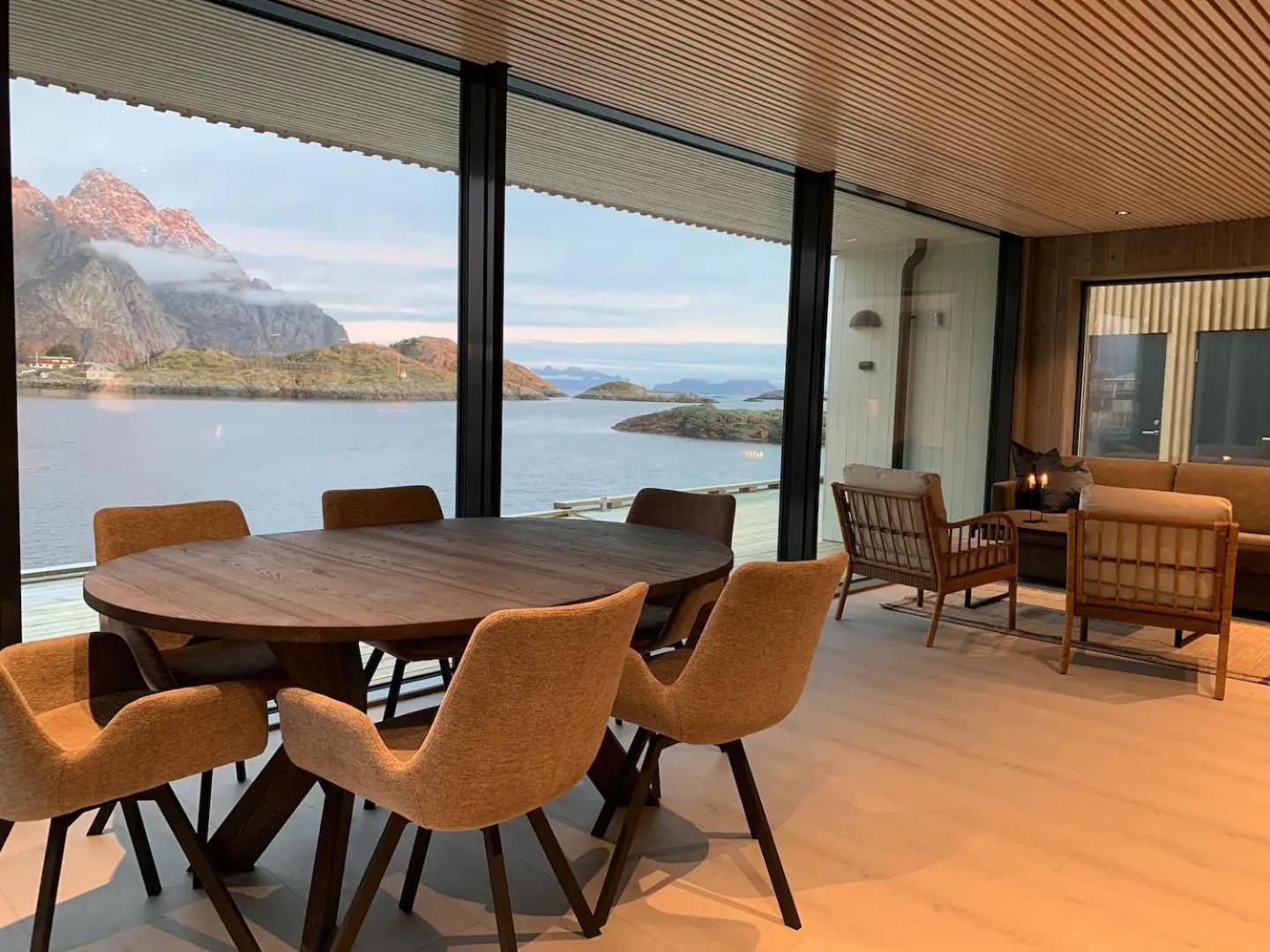 Stor Moderne Leilighet I Henningsvaer, 70 Kvm Luaran gambar