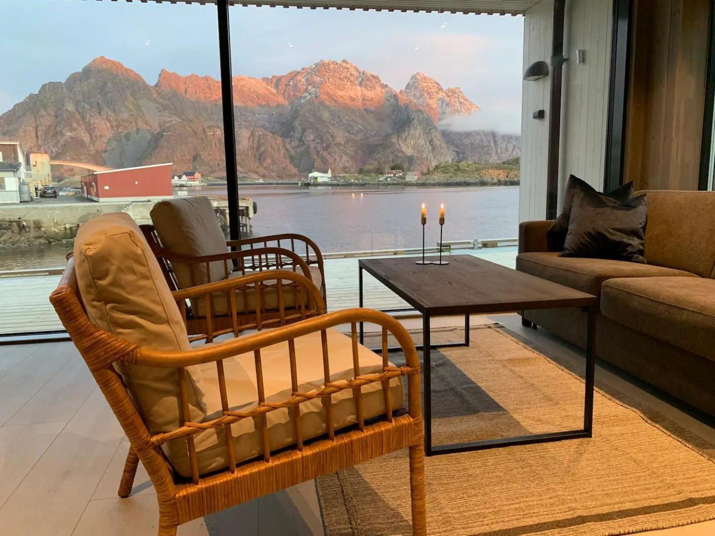 Stor Moderne Leilighet I Henningsvaer, 70 Kvm Luaran gambar